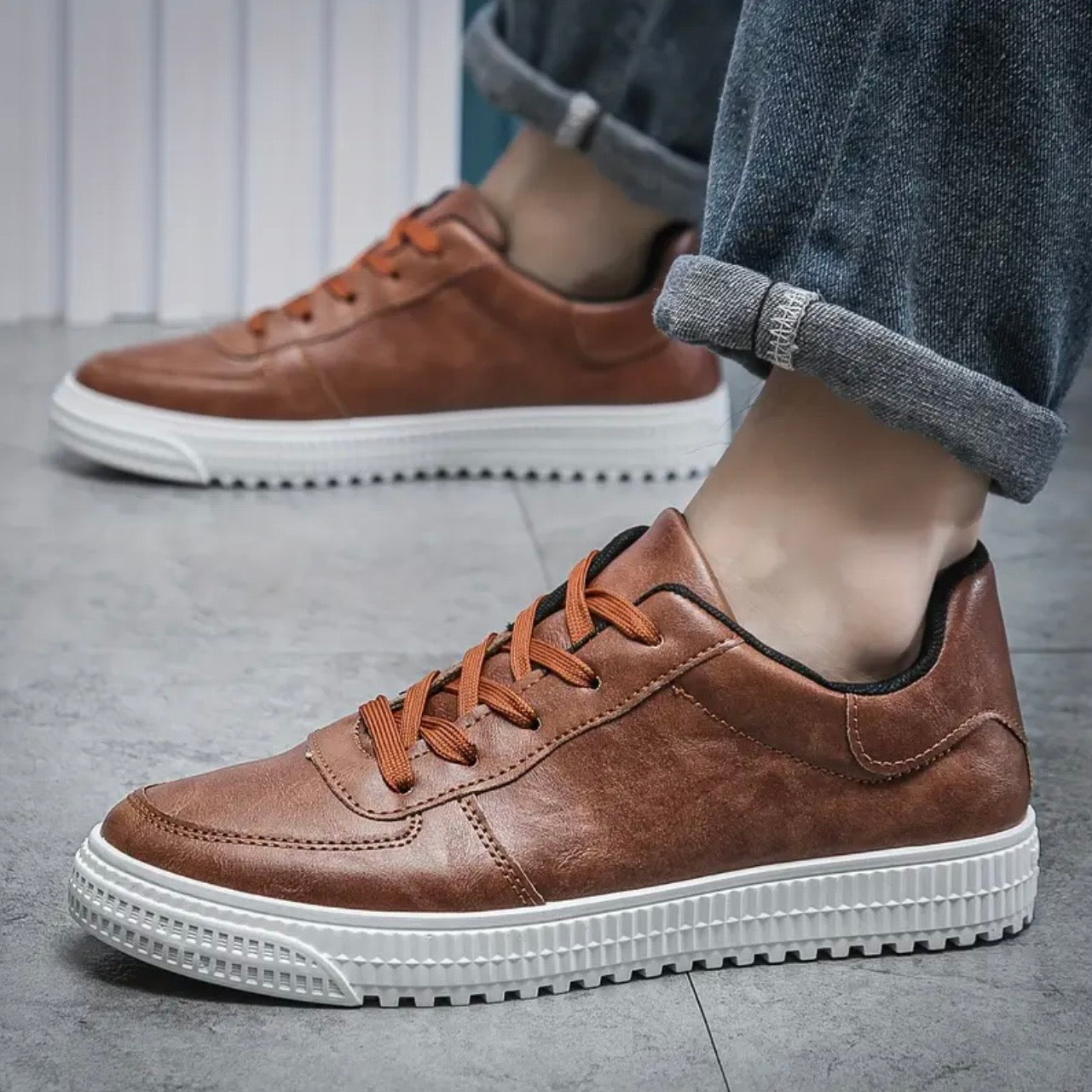 Metro Sneakers